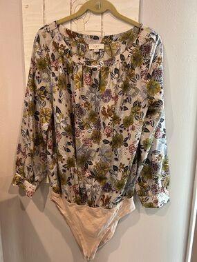 LOFT Beige Floral Long-Sleeve Bodysuit